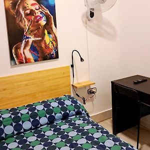 Habitación Estándar con Cama Queen